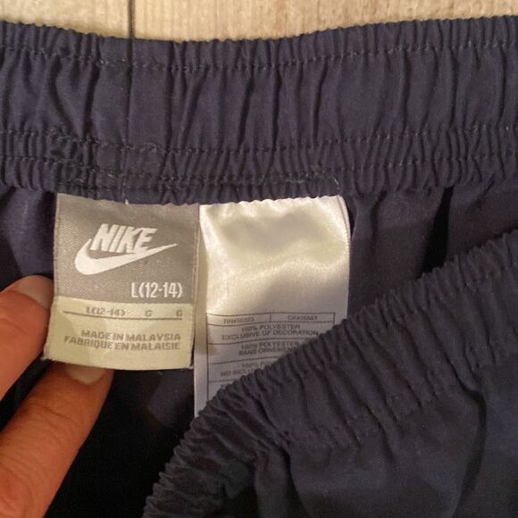 Nike Women’s Navy Blue Windbreaker Capris Size Large 12-14 - Picture 2 of 8